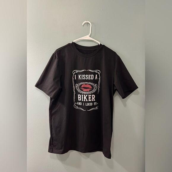 NWOT … I Kissed A Biker And I Liked It “Size: XL” Graphic T-Shirt - Picture 2 of 4